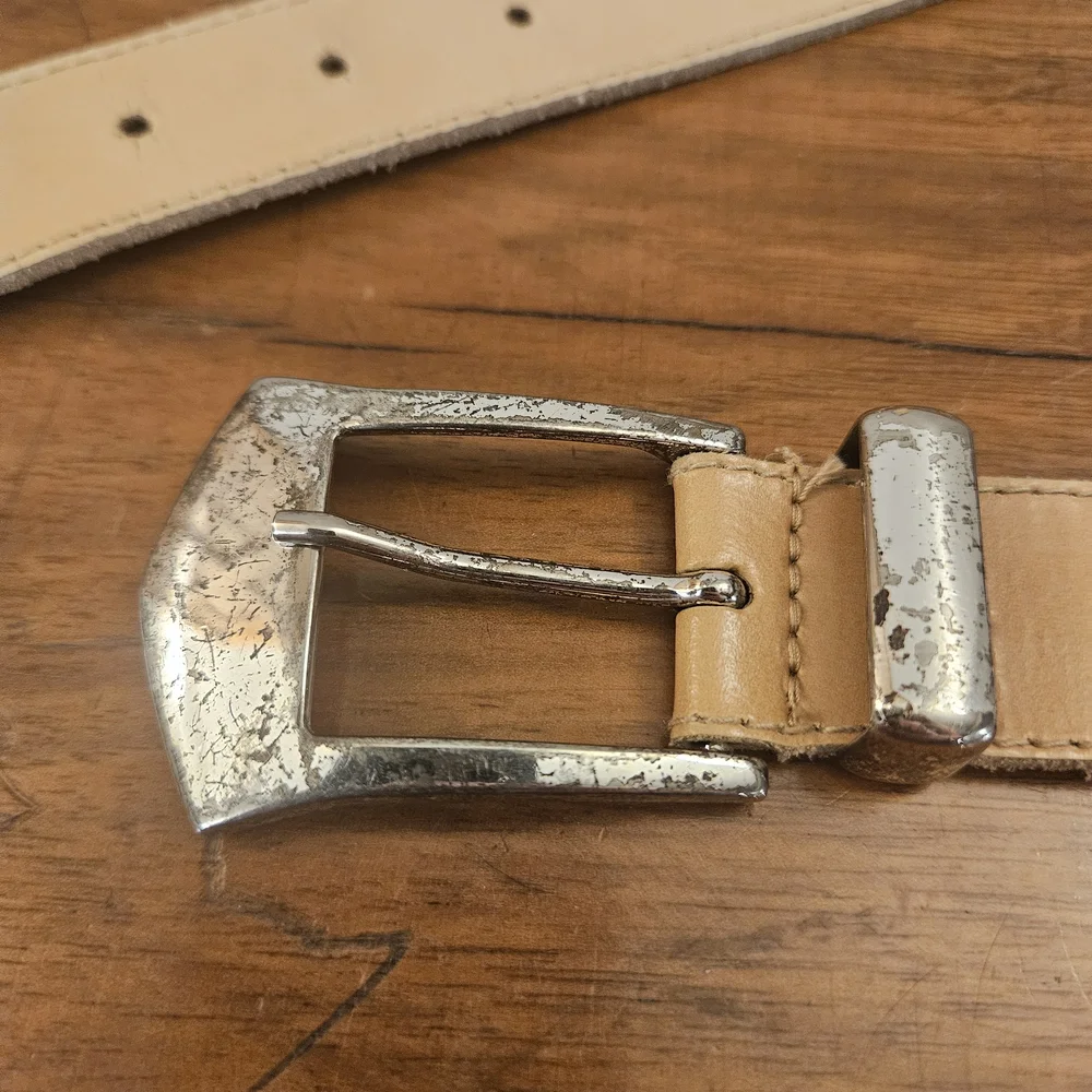 Vintage The Limited Tan Genuine‎ Italian Leather Silvertone Concho Belt Size M